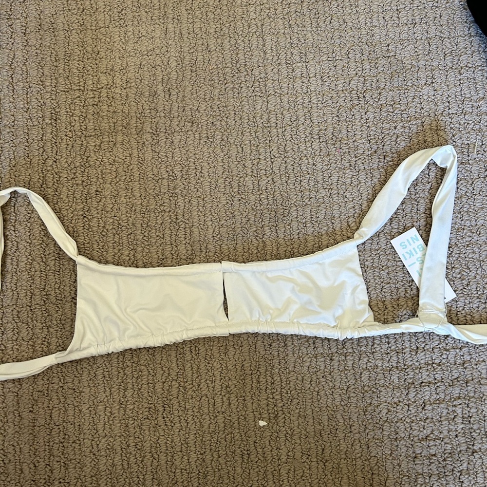 NEVER WORN FRANKIES BIKINI TOP